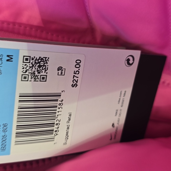 NIKE Swoosh Quilted Down Crop Puffer Jacket, Size S & M, Retail $275.00 USD - Picture 8 of 9